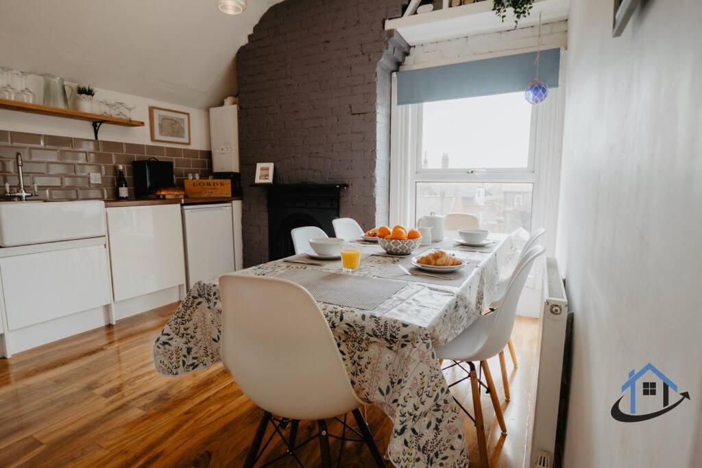 Indigo Snug - Gorgeous 2 Bed Flat In The Heart Of Cromer Ngoại thất bức ảnh